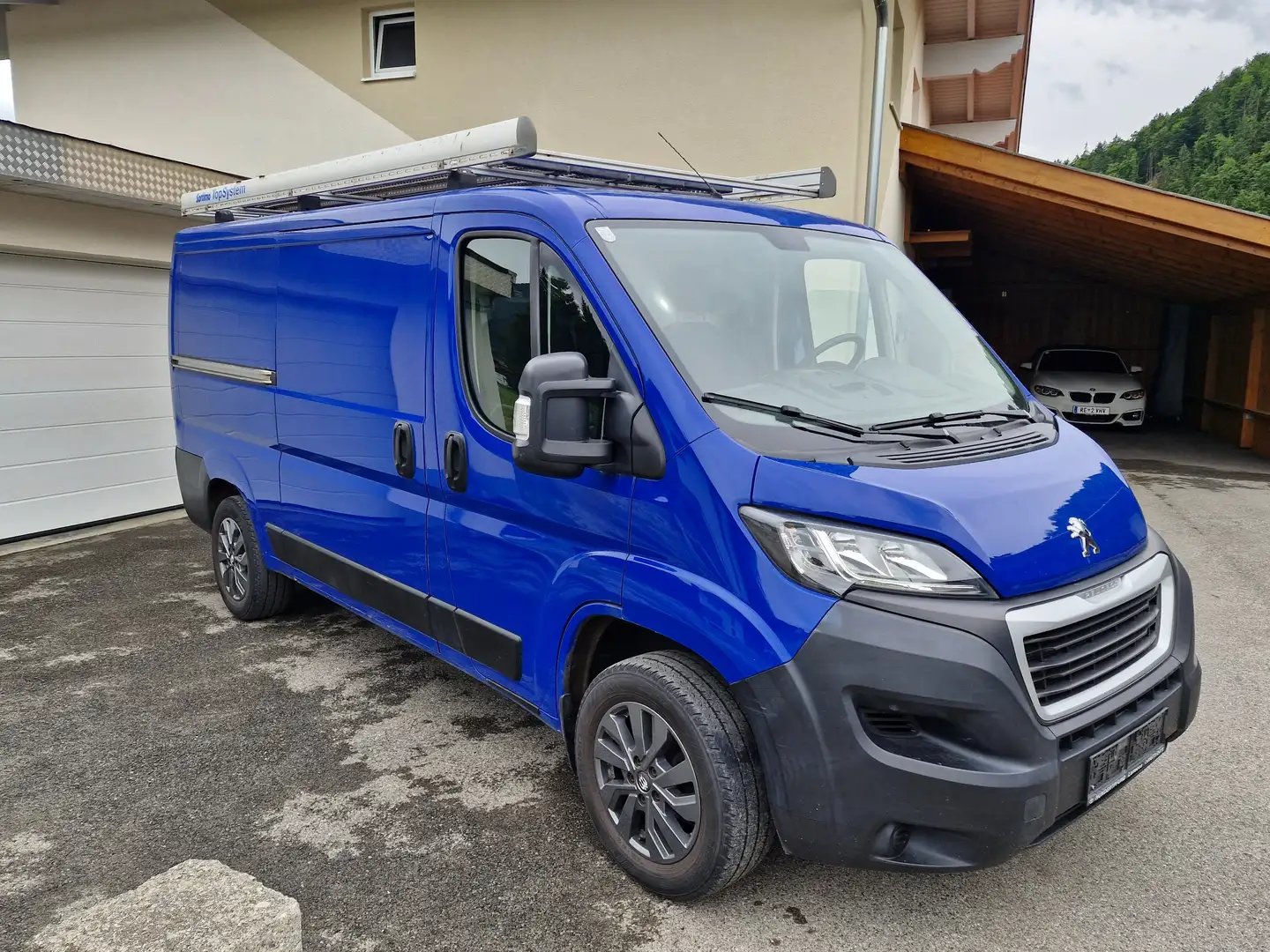 Peugeot Boxer 335 L2H1 Pro BlueHDi 130 Blau - 2