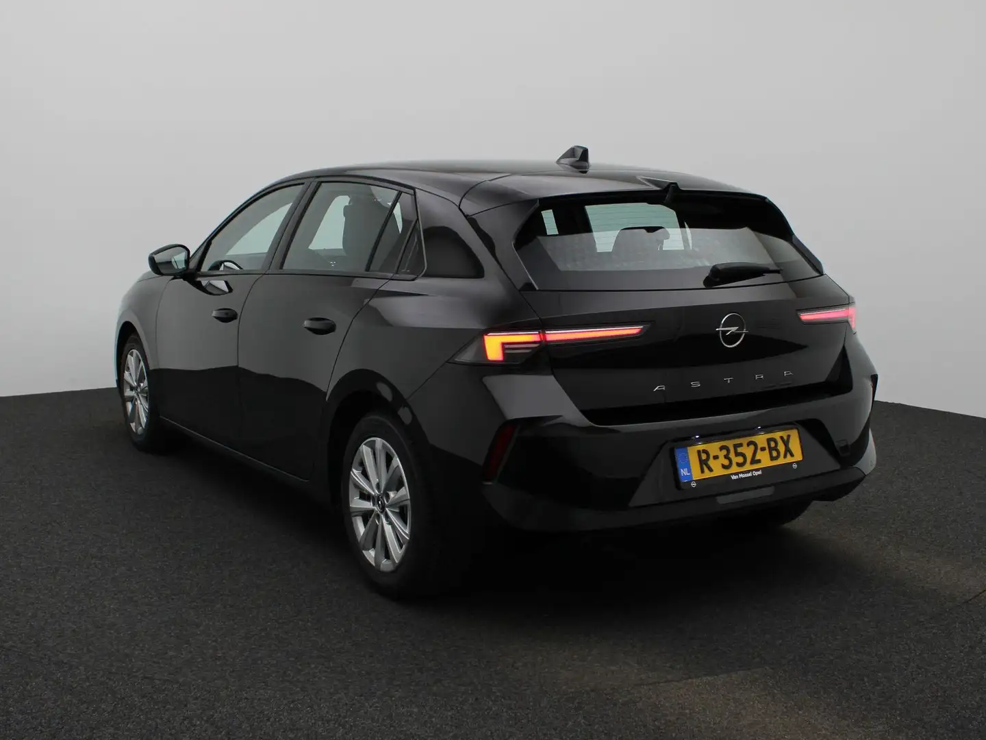 Opel Astra 1.2 Edition | Navigatie | Climate control | Parkee Schwarz - 2