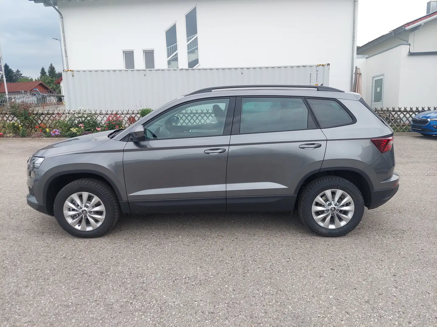 Skoda Karoq 1.5 TSI DSG Selection 130Jahre 4J.Gar. AHK Kamera Grau - 1