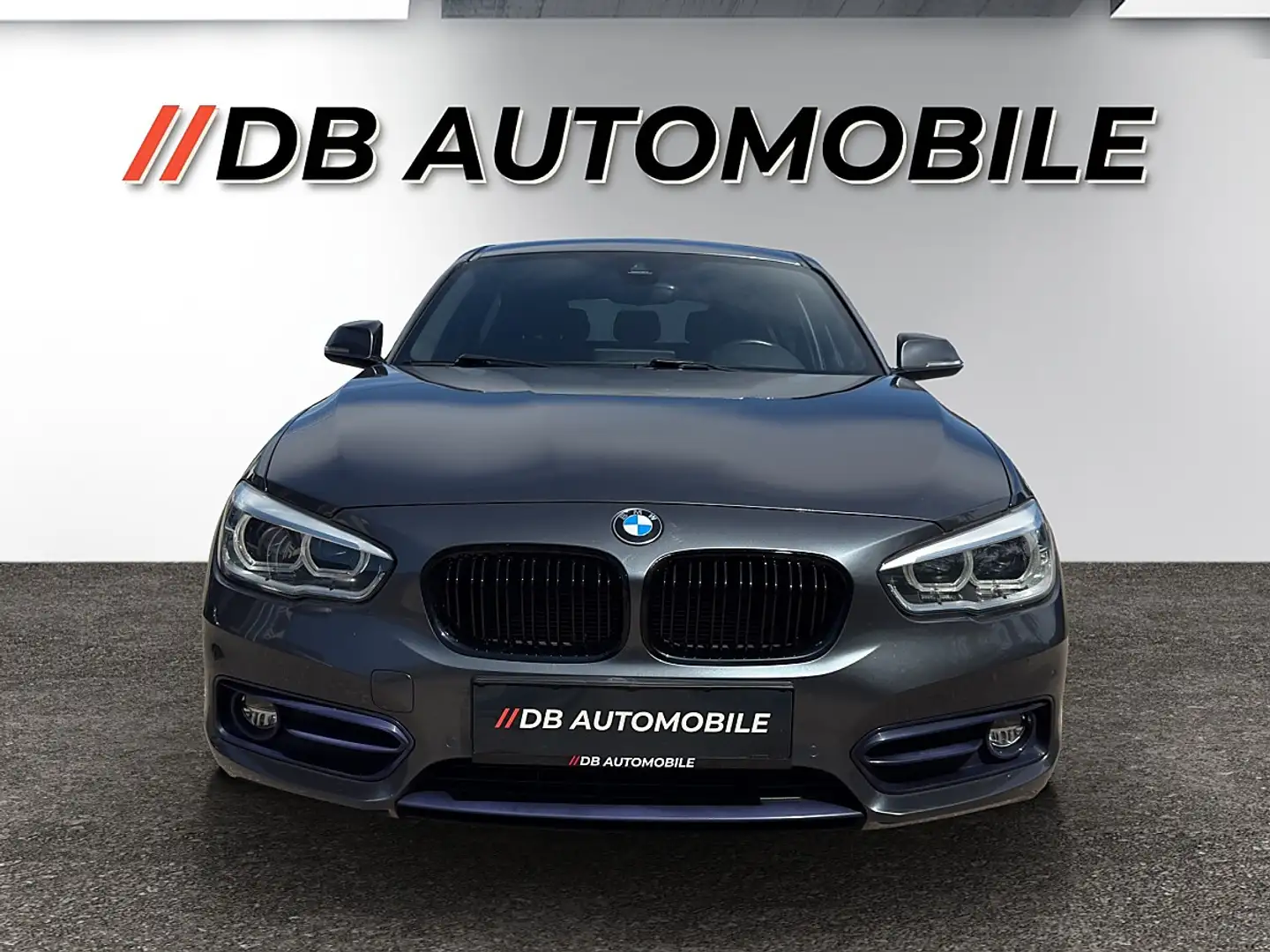 BMW 116 d Sport Line Aut. Rückfahrkamera Grau - 2