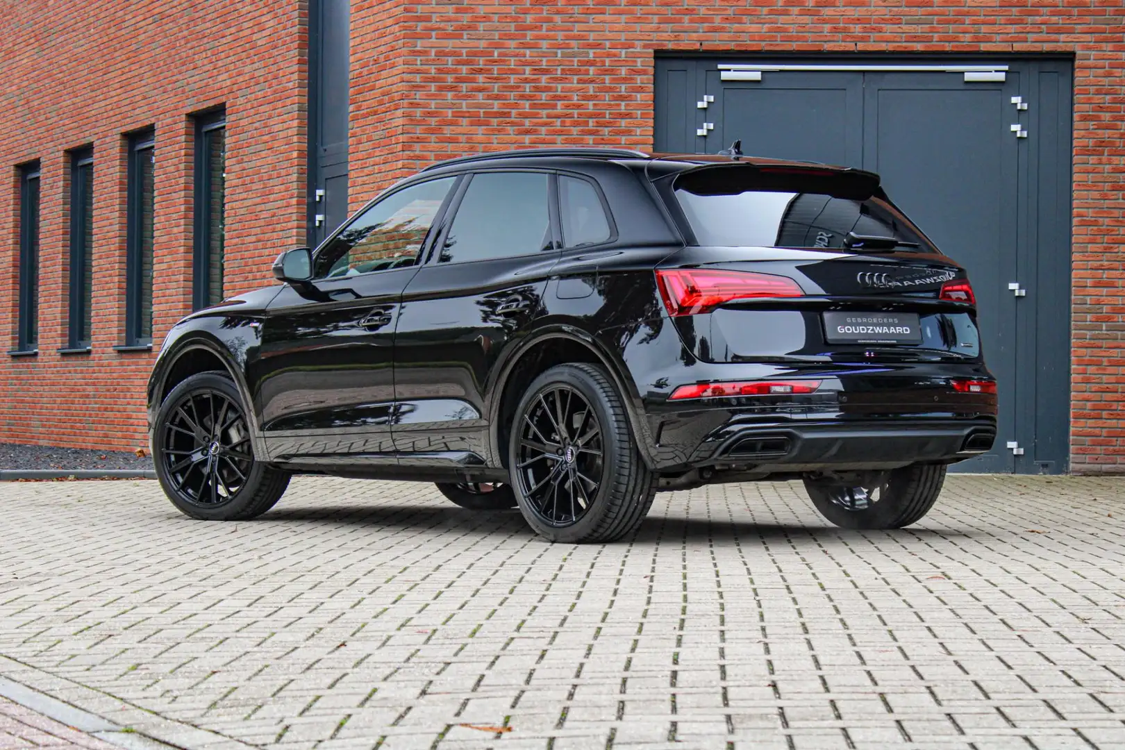 Audi Q5 50 TFSI e S edition | Rotsgrijs | Memory | Camera Zwart - 2