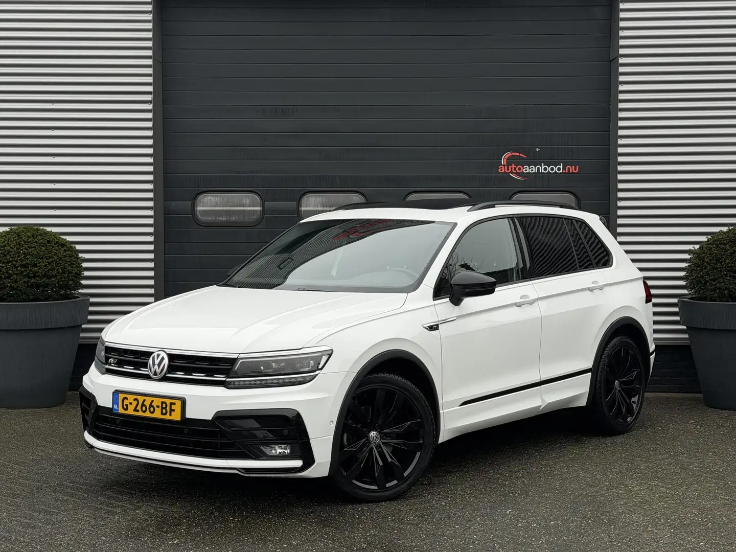 Volkswagen Tiguan 1.5 TSI R-Line | Panoramadak | Adaptive Cruise Con Weiß - 1
