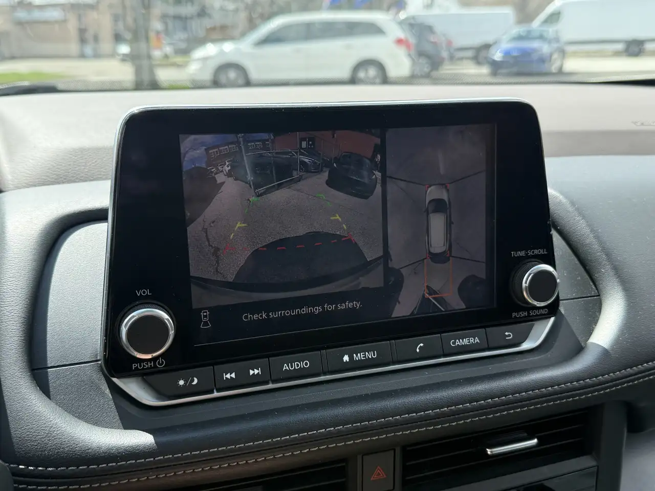 Nissan Rogue снимка Nissan Rogue