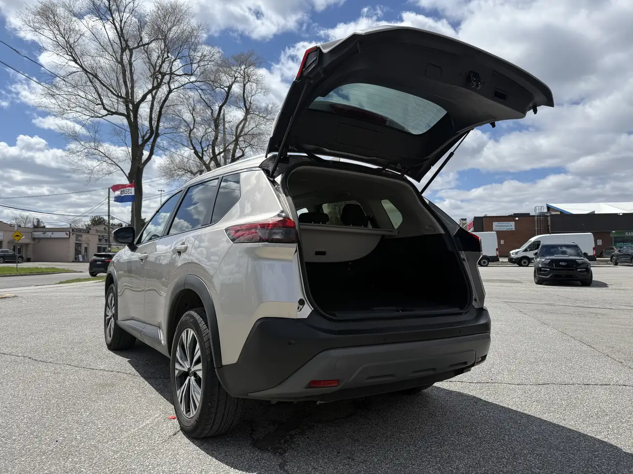 Nissan Rogue снимка Nissan Rogue