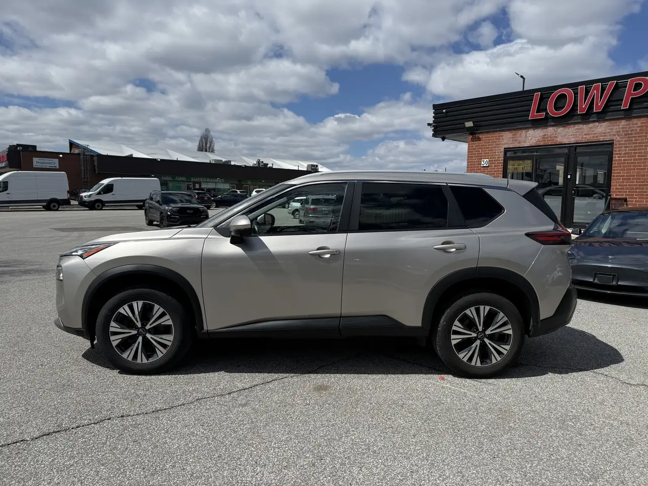 Nissan Rogue снимка Nissan Rogue