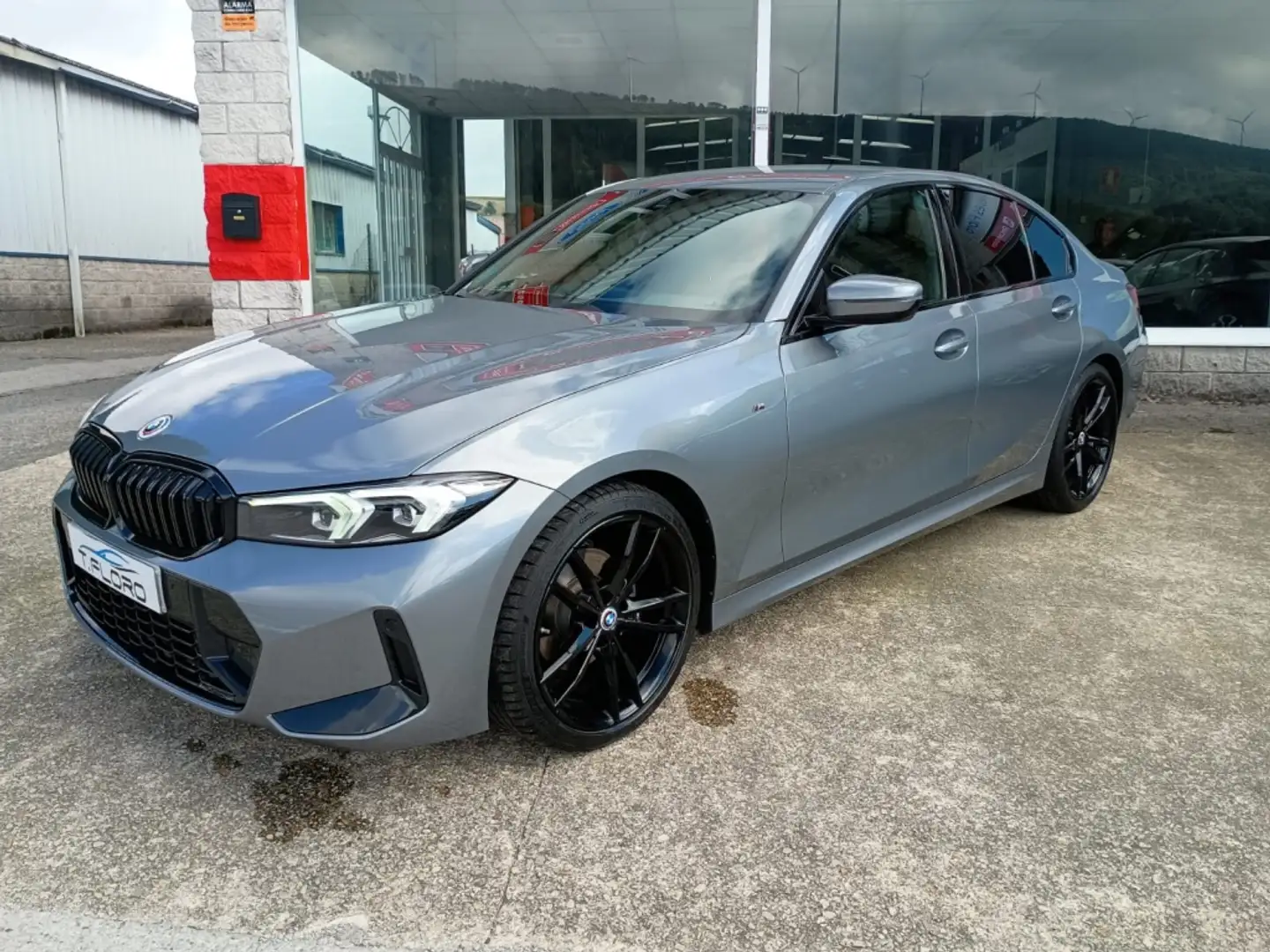 BMW 320 320dA M Sport Plateado - 1