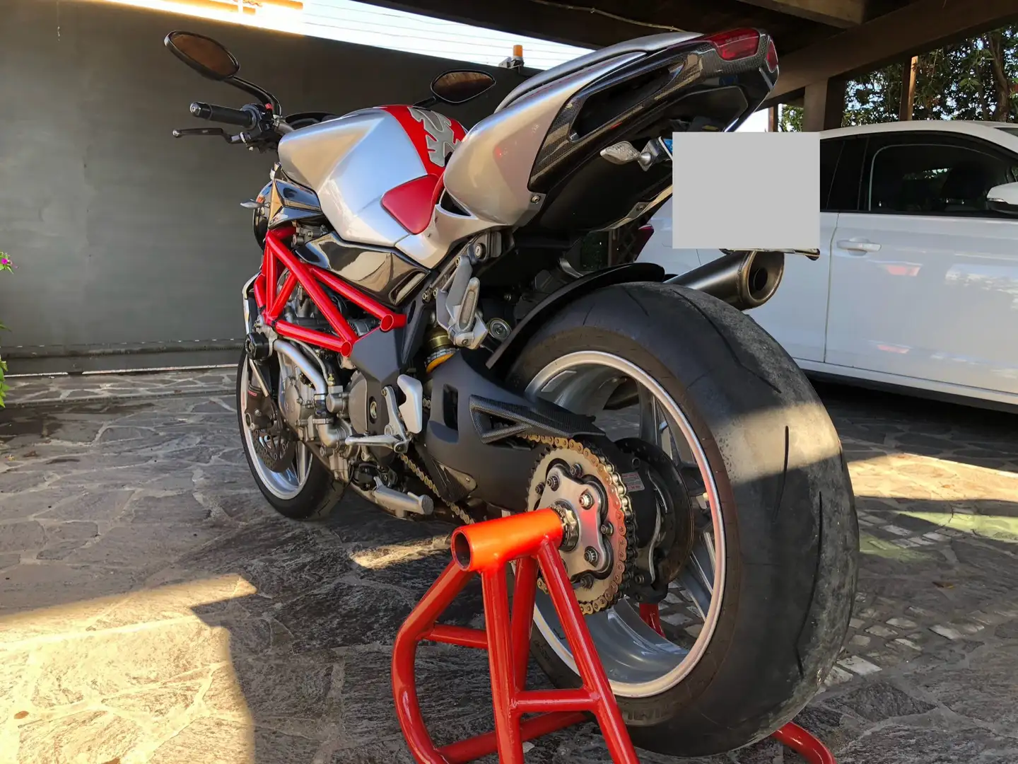 MV Agusta Brutale 910 s carbon Rosso - 1
