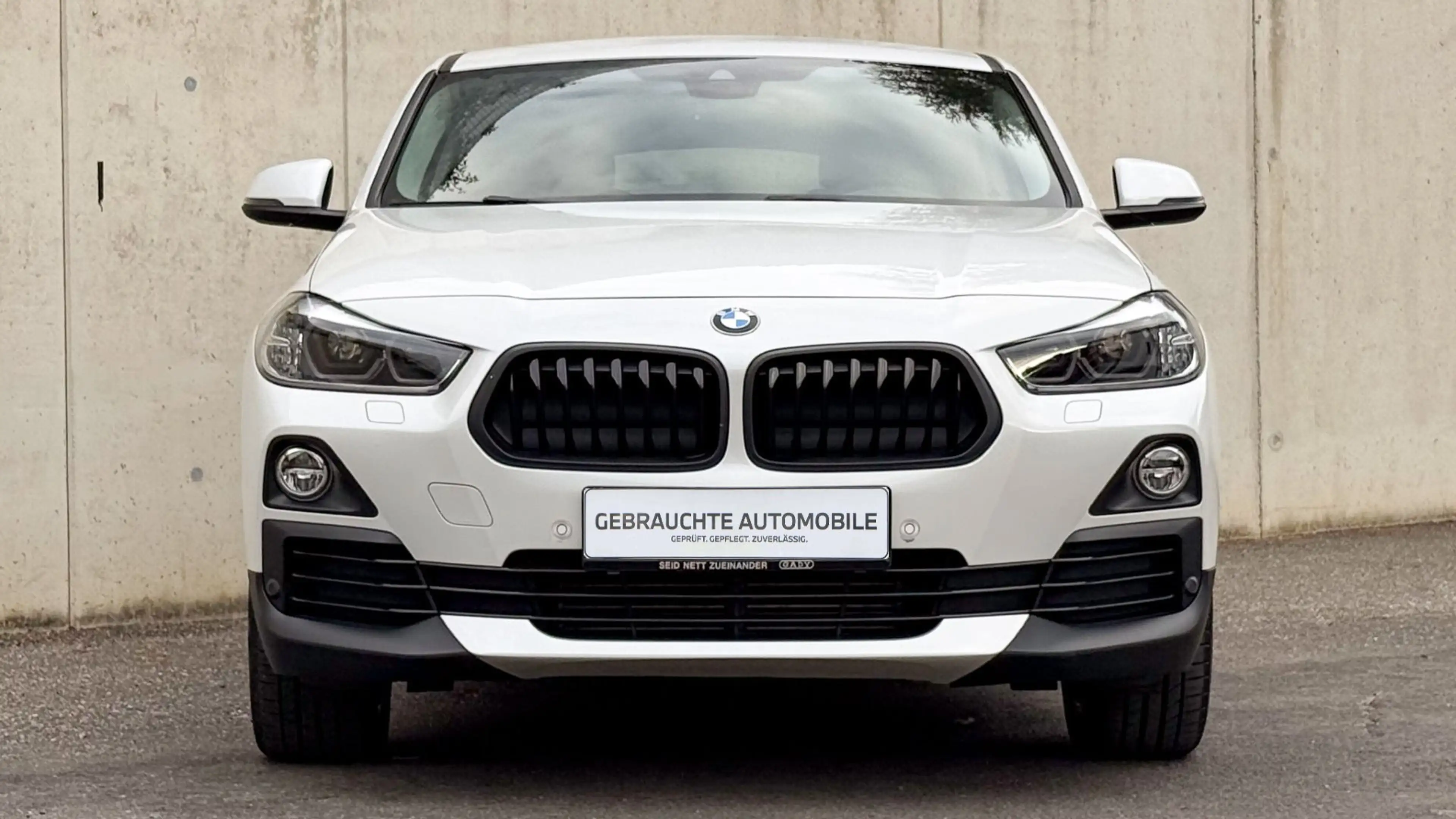 BMW X2 sDrive18d — photo 2