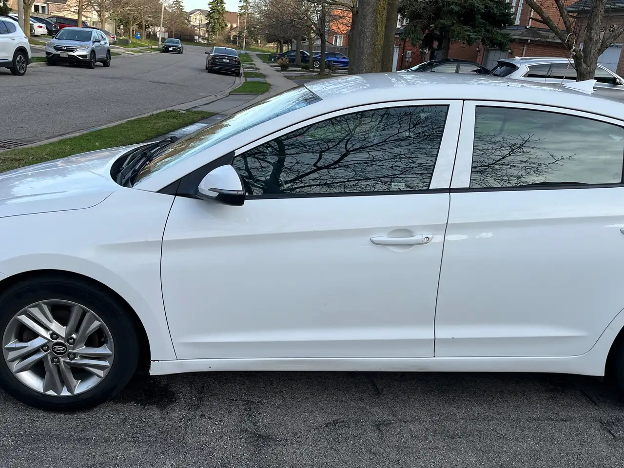 Hyundai ELANTRA снимка Hyundai ELANTRA
