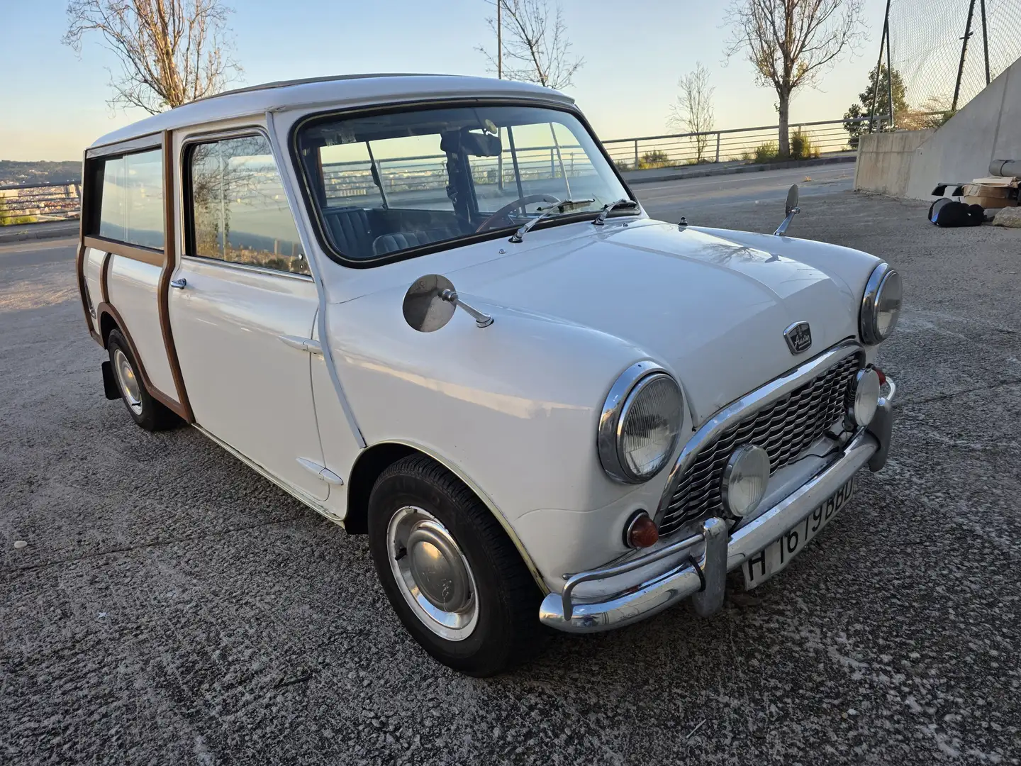 Austin Mini Traveller Blanco - 1