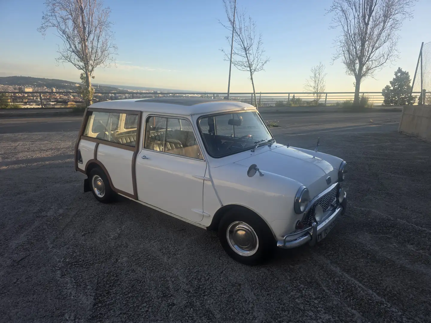 Austin Mini Traveller Blanco - 2