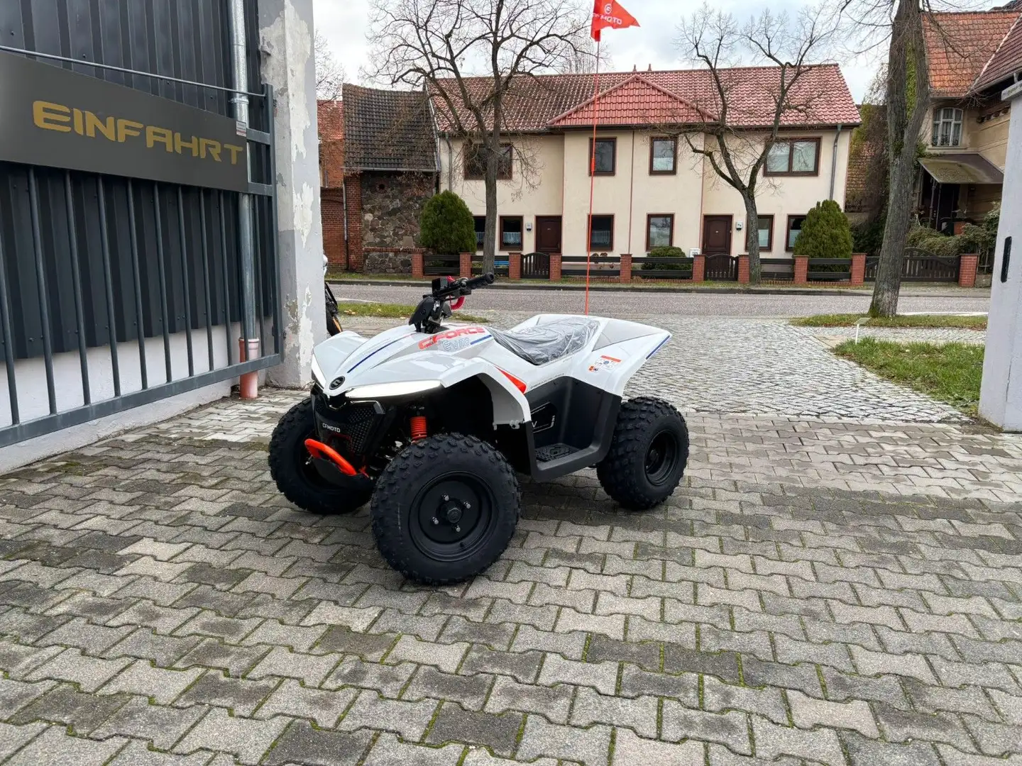 CFMOTO CForce EV110 Elektro Bianco - 1