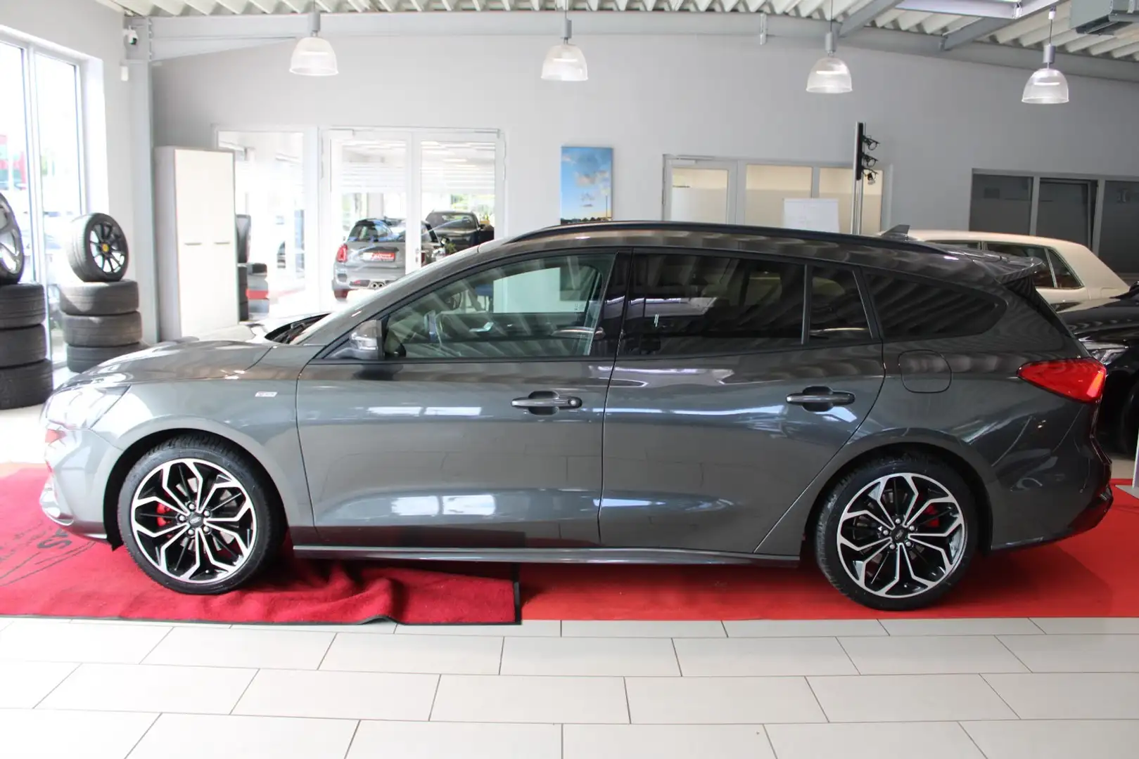 Ford Focus Turnier 1.5 EcoBoost ST-Line Szary - 2