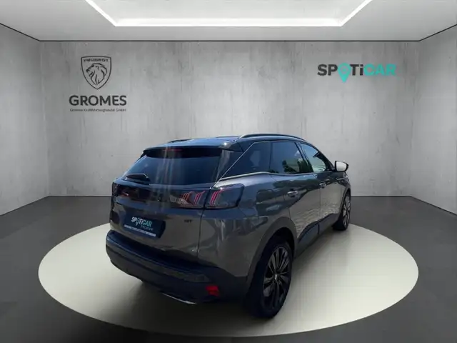 Peugeot 3008 view 3