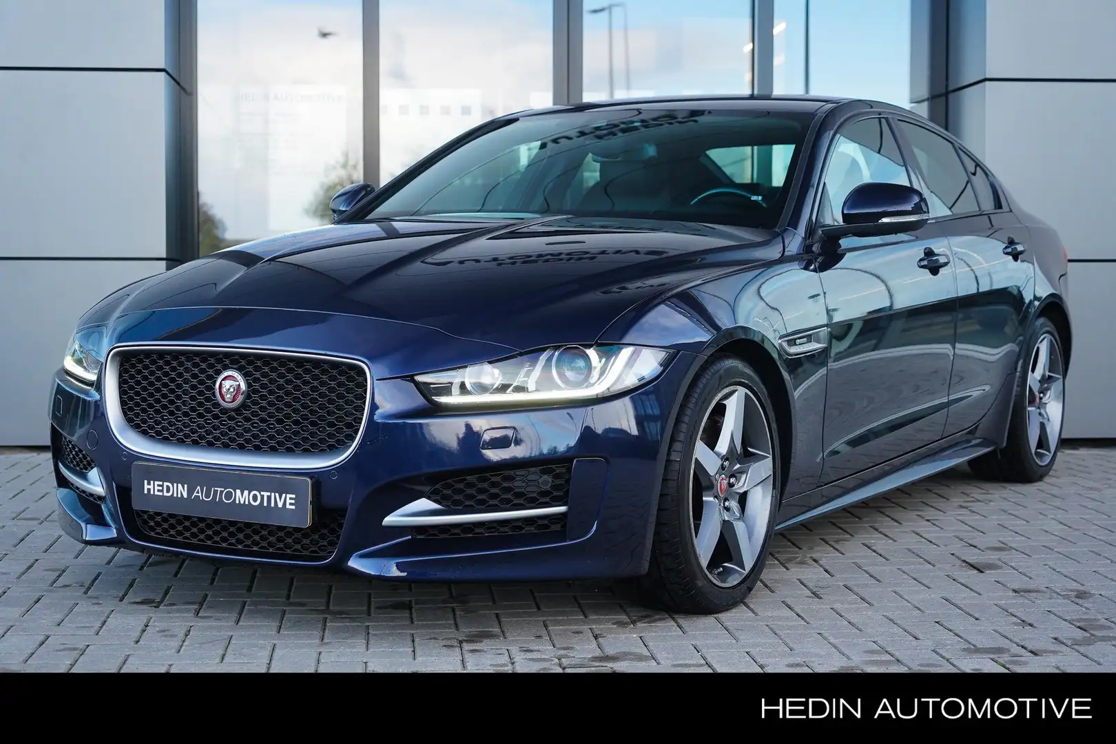 Jaguar XE 2.0 R-Sport | Navigatie | Camera | Stoelverwarming Bleu - 1