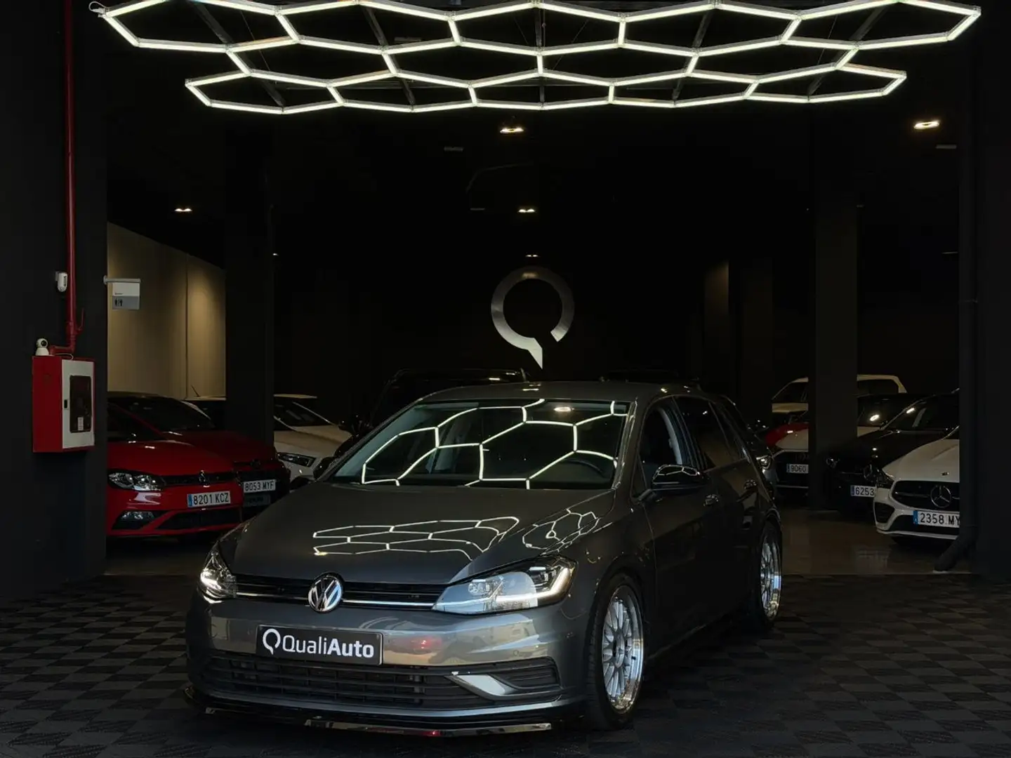 Volkswagen Golf 1.0 TSI Sport 85kW Gris - 1