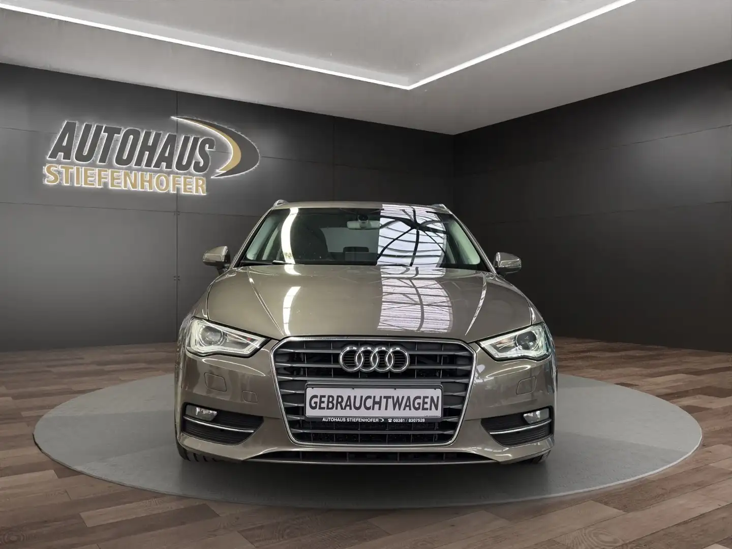 Audi A3 Sportback ambition / Bi-Xenon/Navi/AHK Gris - 2