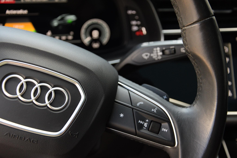 Audi Q7 55 TFSI e quattro | Audi dealer onderhouden | trek — photo 23