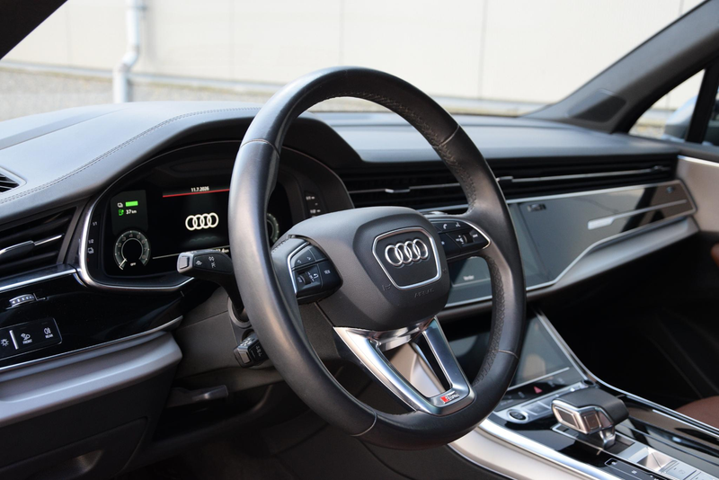 Audi Q7 55 TFSI e quattro | Audi dealer onderhouden | trek — photo 12