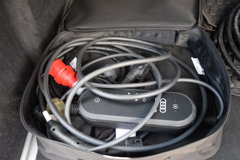 Audi Q7 55 TFSI e quattro | Audi dealer onderhouden | trek — photo 42