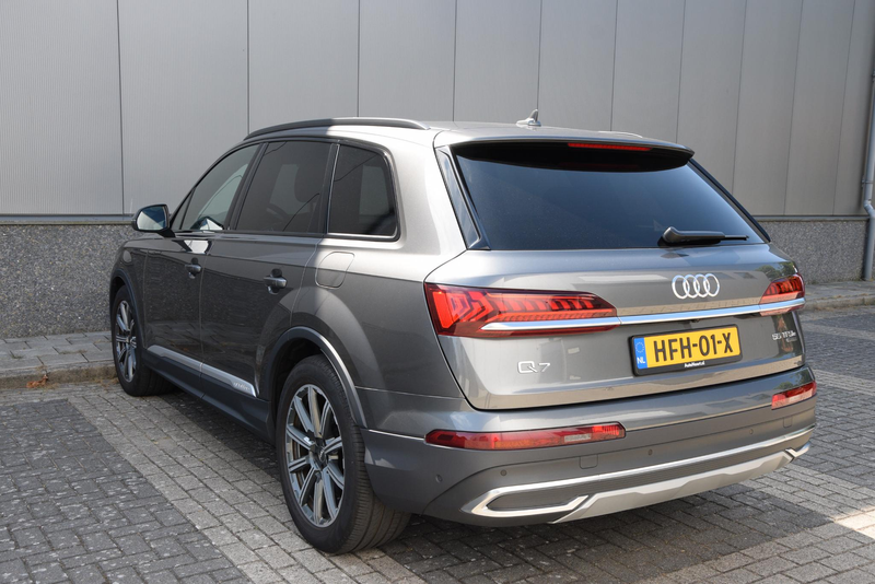 Audi Q7 55 TFSI e quattro | Audi dealer onderhouden | trek — photo 41
