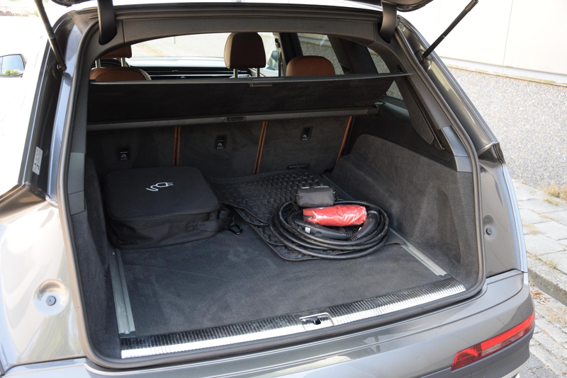 Audi Q7 55 TFSI e quattro | Audi dealer onderhouden | trek — photo 14