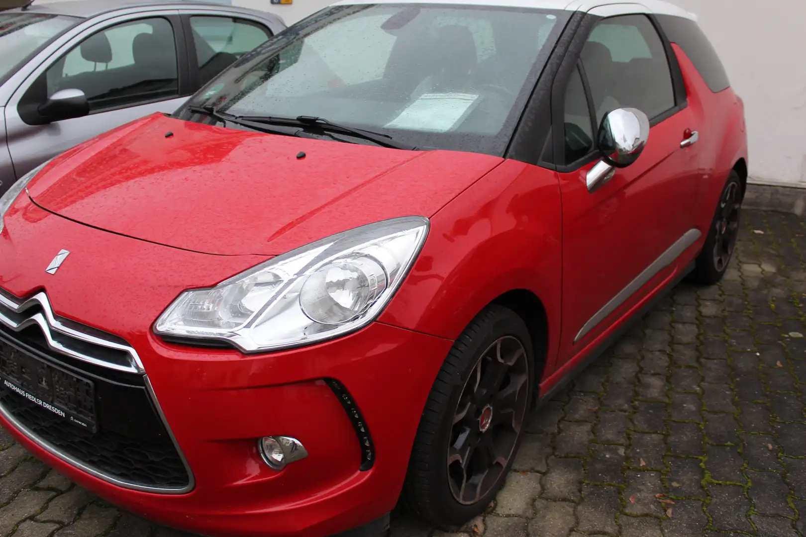 Citroen DS3 DS3 THP 150 SportChic Leder  Webasto Rouge - 2