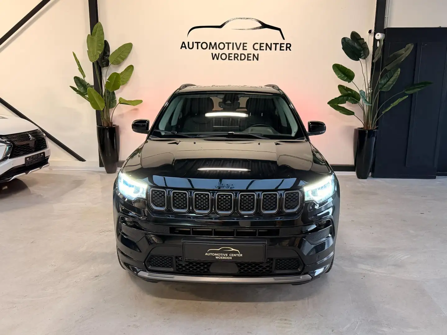 Jeep Compass 4xe 240 Plug-in Hybrid Electric 80th Anniversary A Schwarz - 2