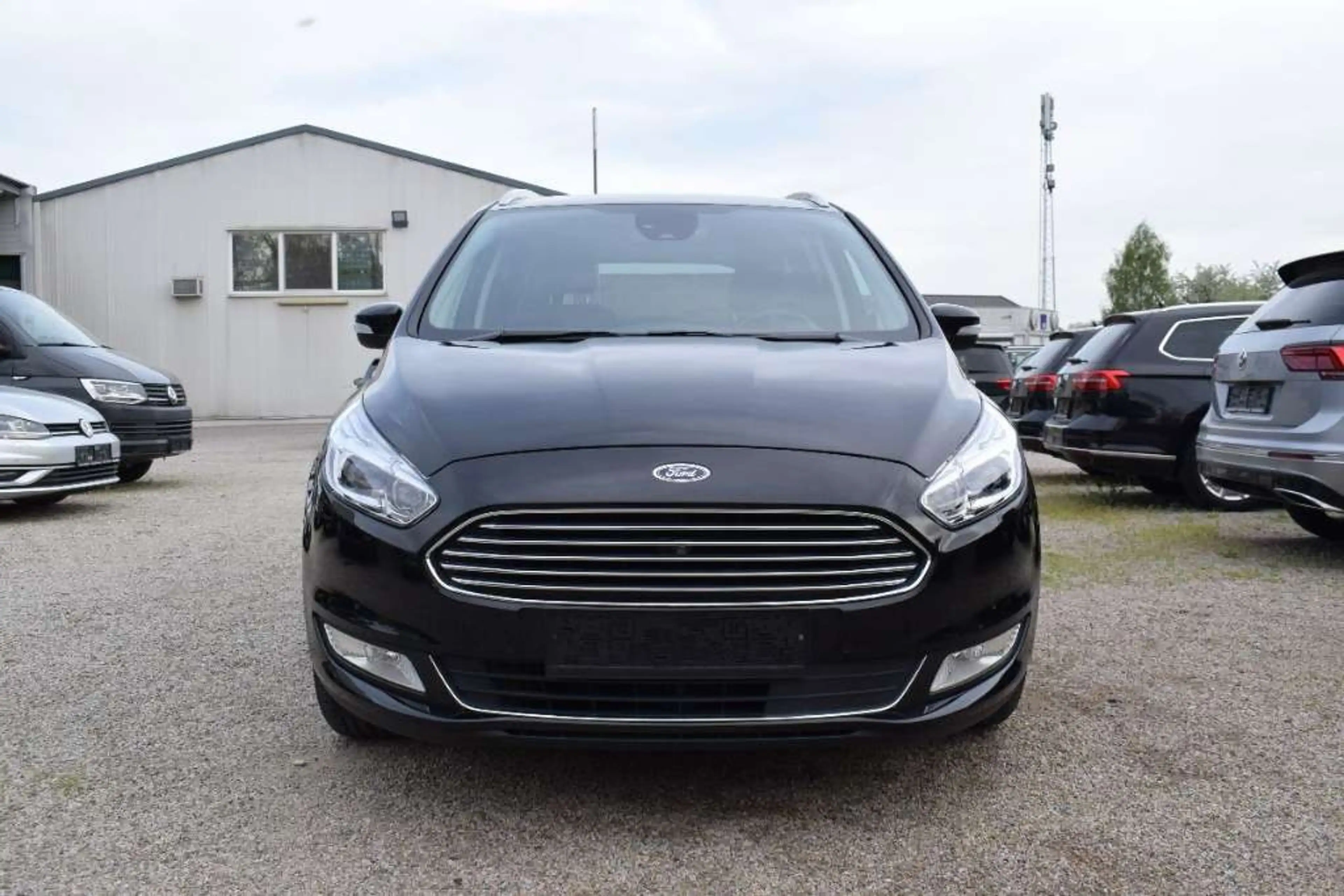 Ford Galaxy 2,0 EcoBlue SCR AWD Titanium Aut. — photo 3