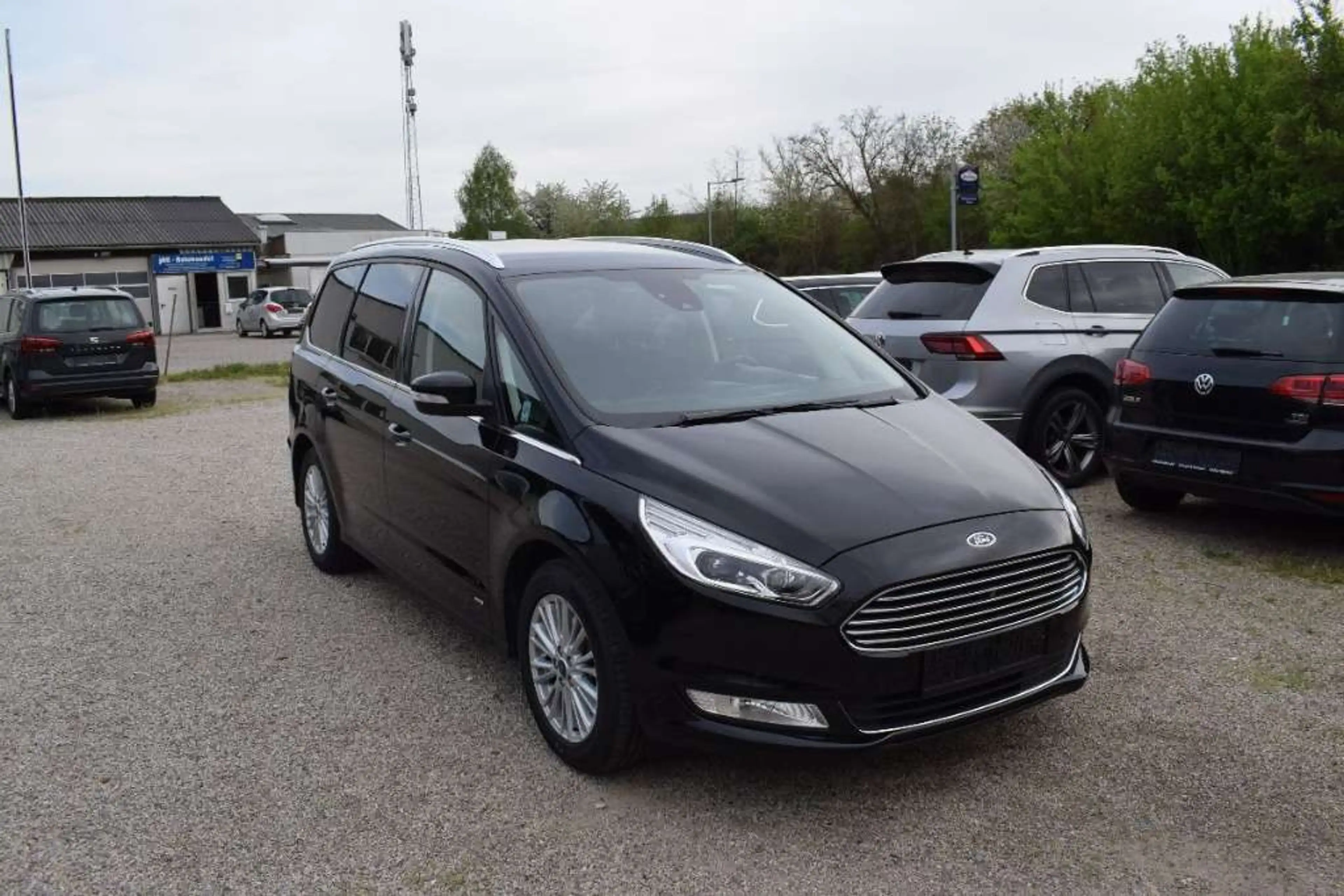 Ford Galaxy 2,0 EcoBlue SCR AWD Titanium Aut. — photo 4