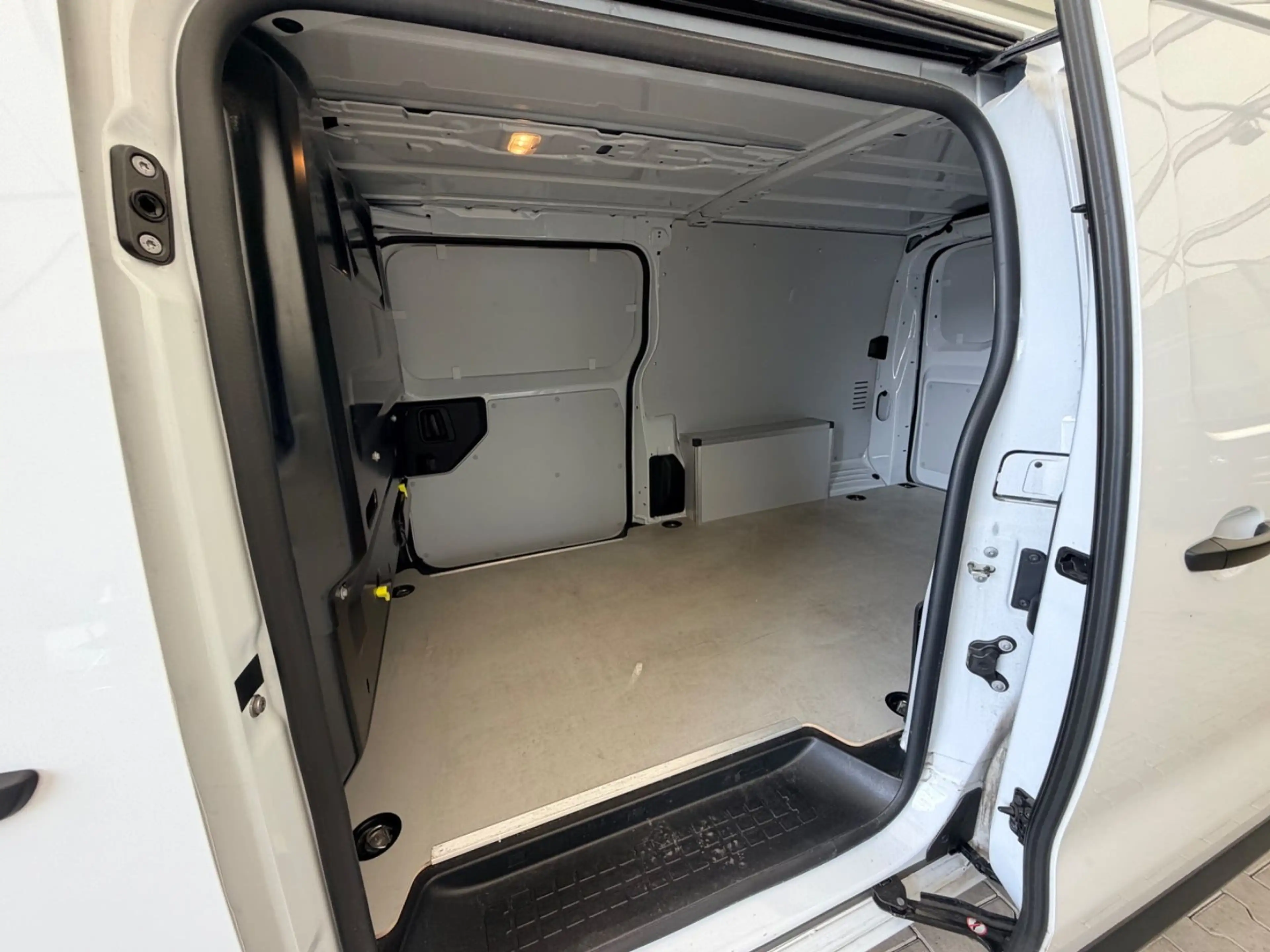 Citroen Jumpy Kasten Lang XL*Tempomat*360Grad Kamera — photo 15