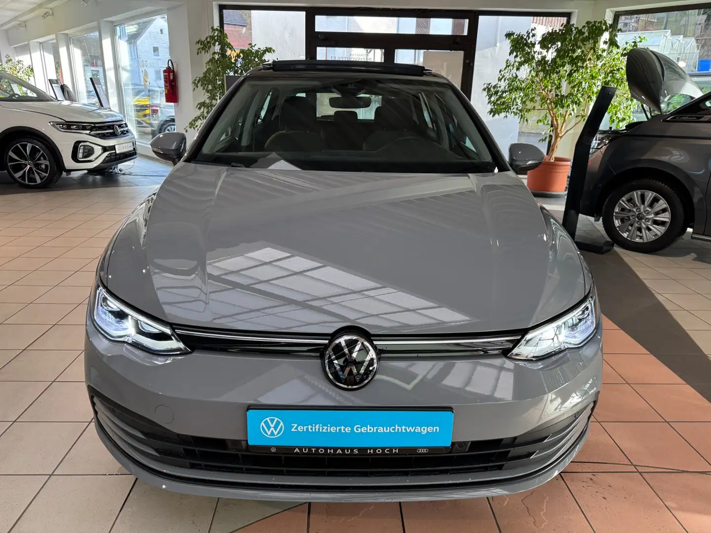 Volkswagen Golf VIII 1.0 TSI+Panoramadach Matrix LED+ACC Gris - 2