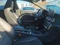 Mercedes-Benz CLA 200 Shooting Brake AMG PANO LED AHK APP Blanc - thumbnail 13