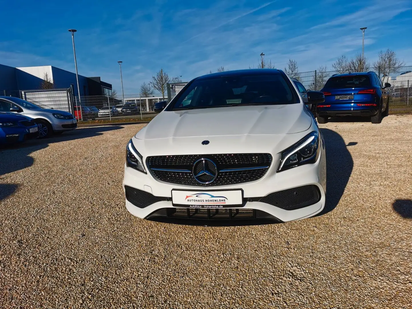 Mercedes-Benz CLA 200 Shooting Brake AMG PANO LED AHK APP Blanc - 2