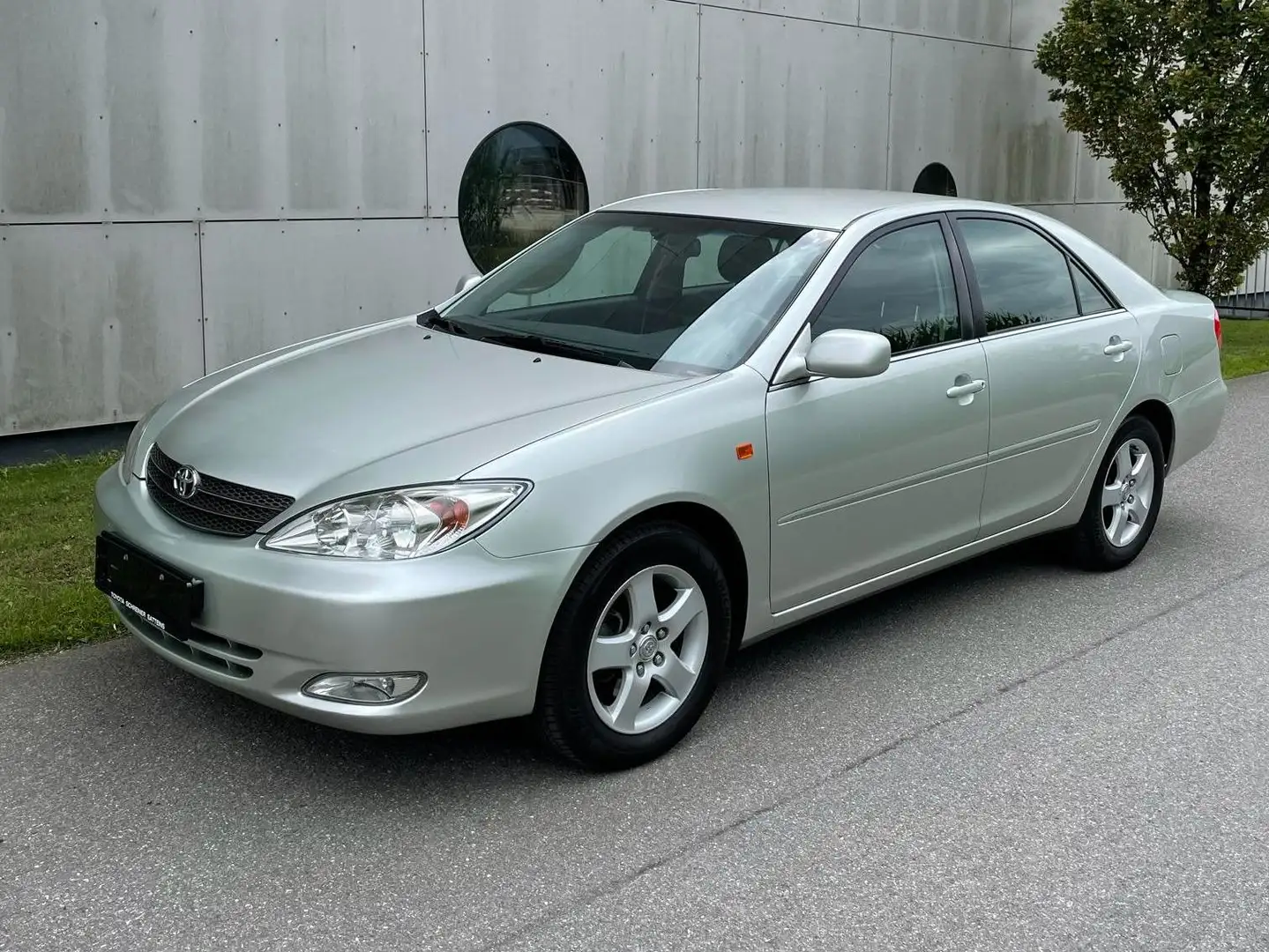 Toyota Camry 3.0 V6 Aut. Grau - 1