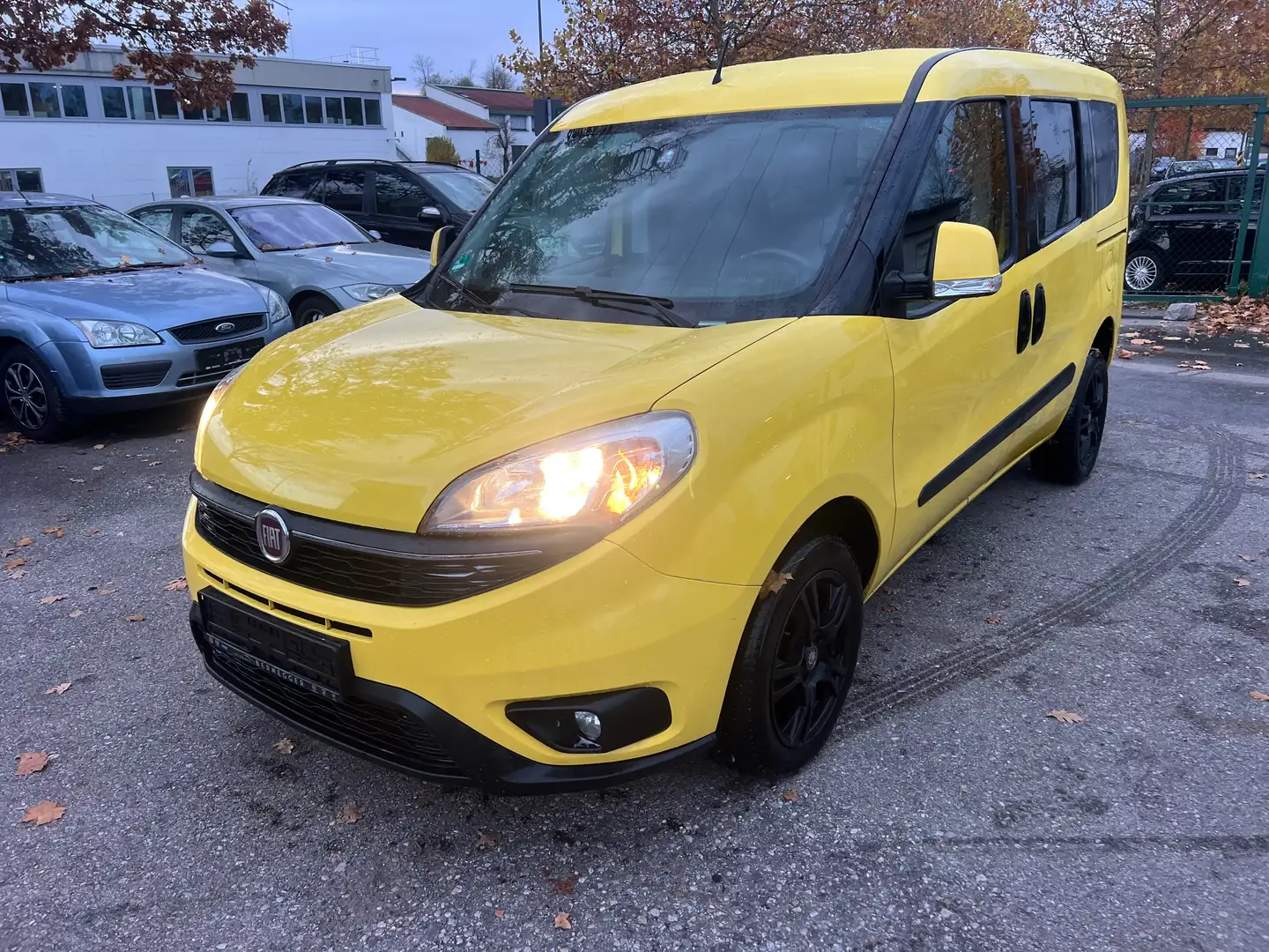 Fiat Doblo Active Jaune - 1