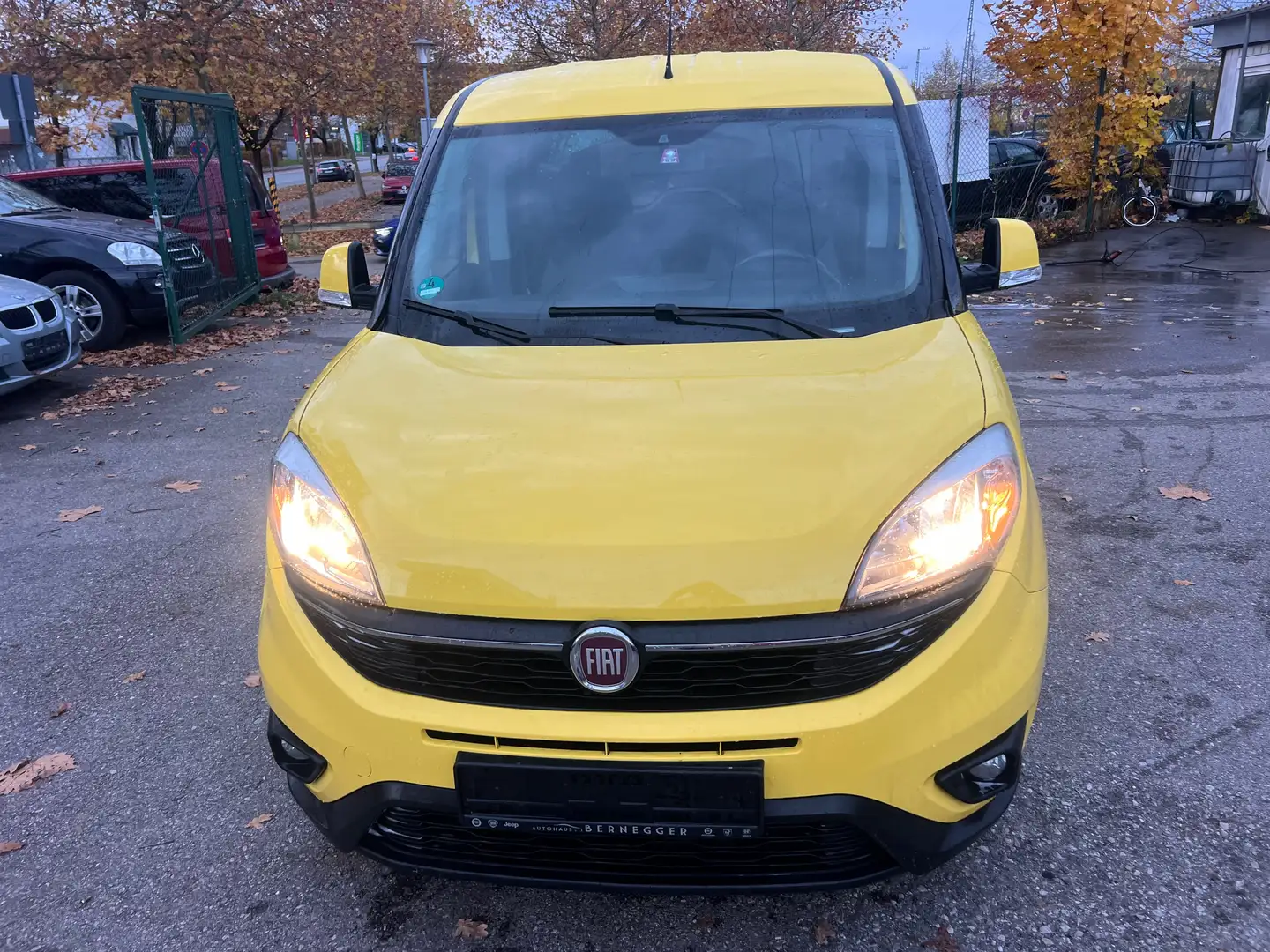 Fiat Doblo Active Jaune - 2