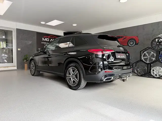 Mercedes-Benz GLC view 5