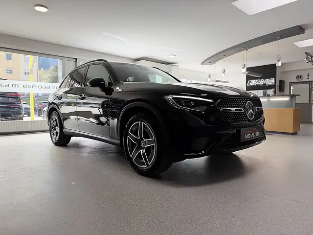 Mercedes-Benz GLC view 9