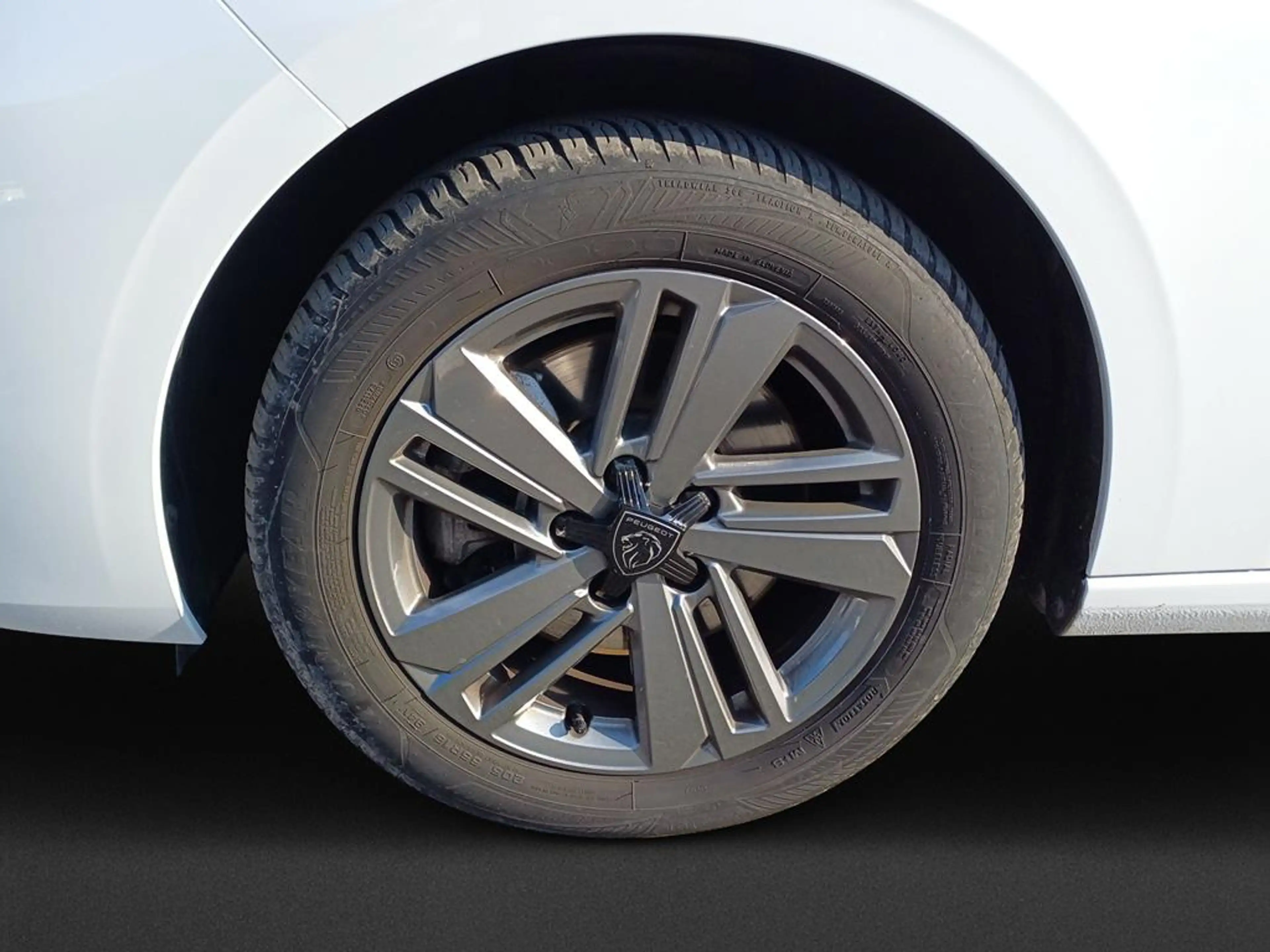 Peugeot 308 Allure — photo 8