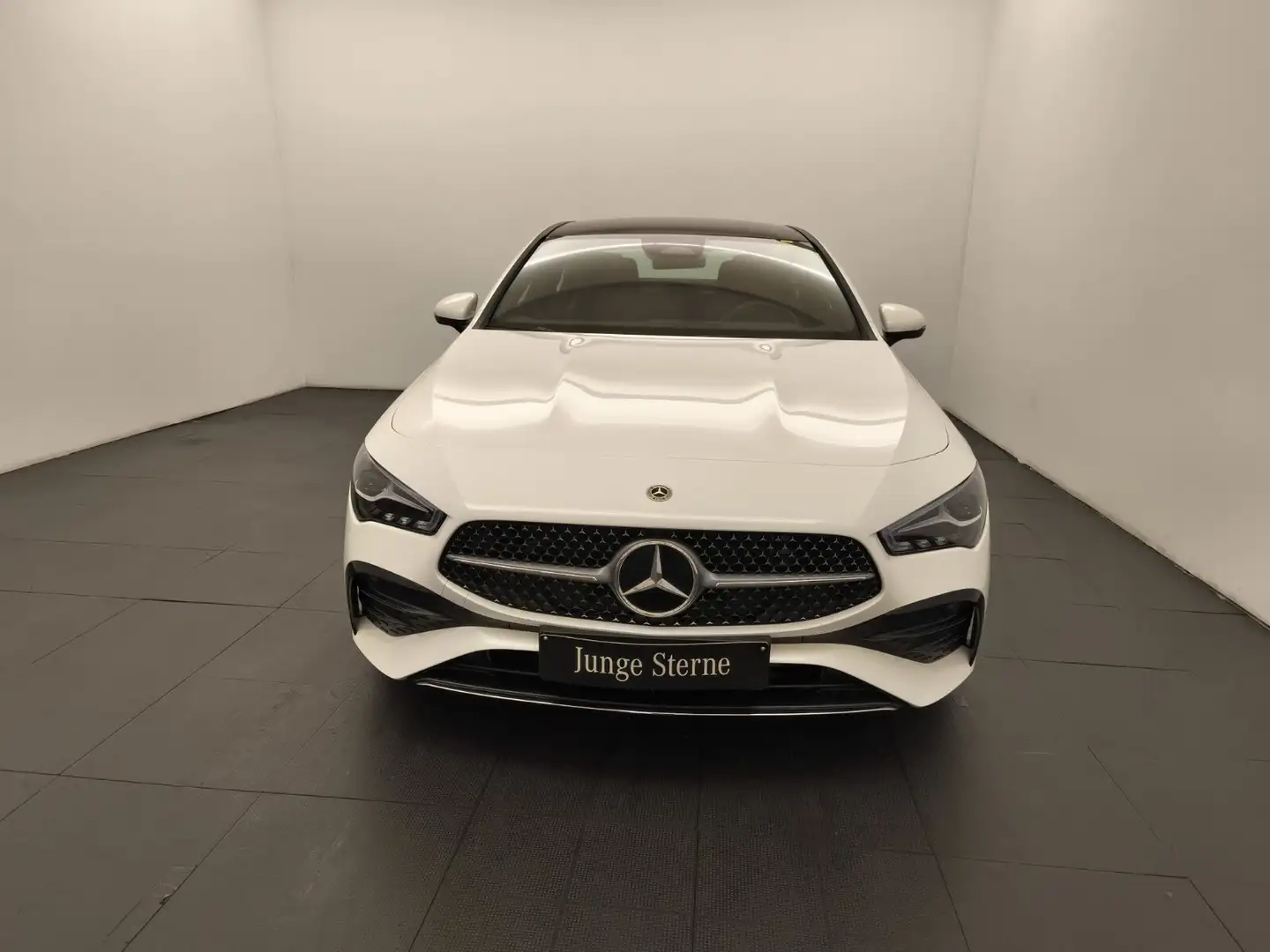 Mercedes-Benz CLA 200 CLA 200 Coupé AMG Premium Pano Carplay KeyGo Cam Weiß - 2