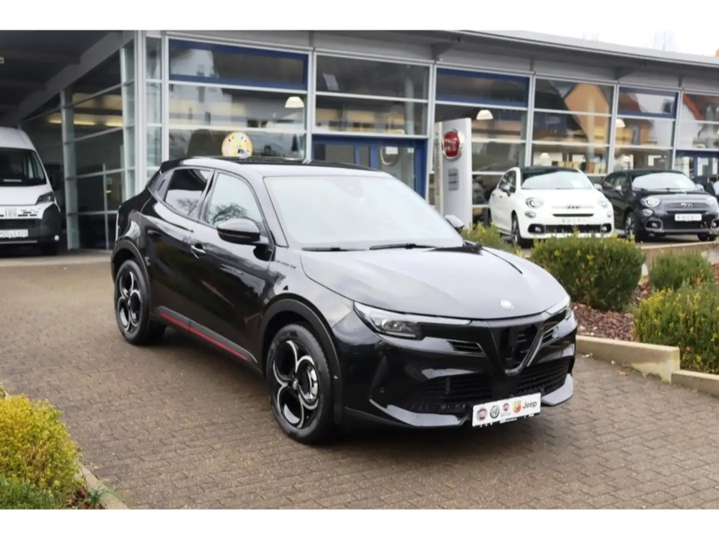Alfa Romeo Junior IBRIDA SPECIALE 1.2 VGT 136PS DCT6 SCHIEBEDACH TEC Noir - 2