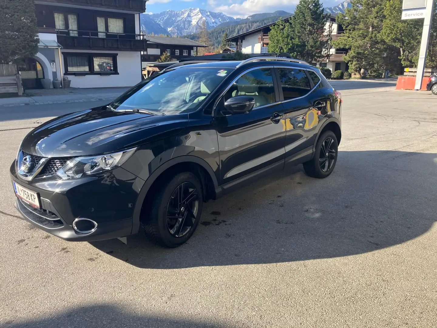 Nissan Qashqai Qashqai 1,6 dCi Tekna ALL-MODE 4x4i Tekna Schwarz - 1
