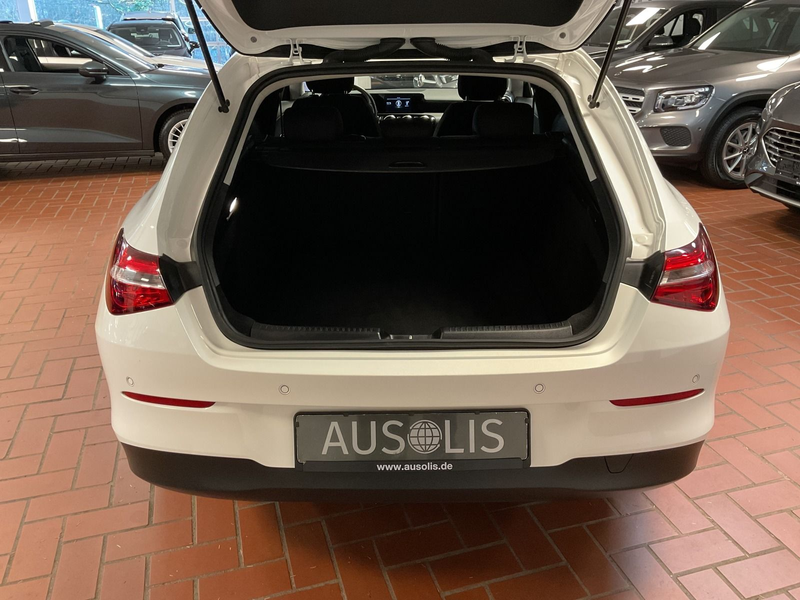 Mercedes-Benz CLA 180 Shooting Brake 17 Zoll,Navi,AHK — photo 9