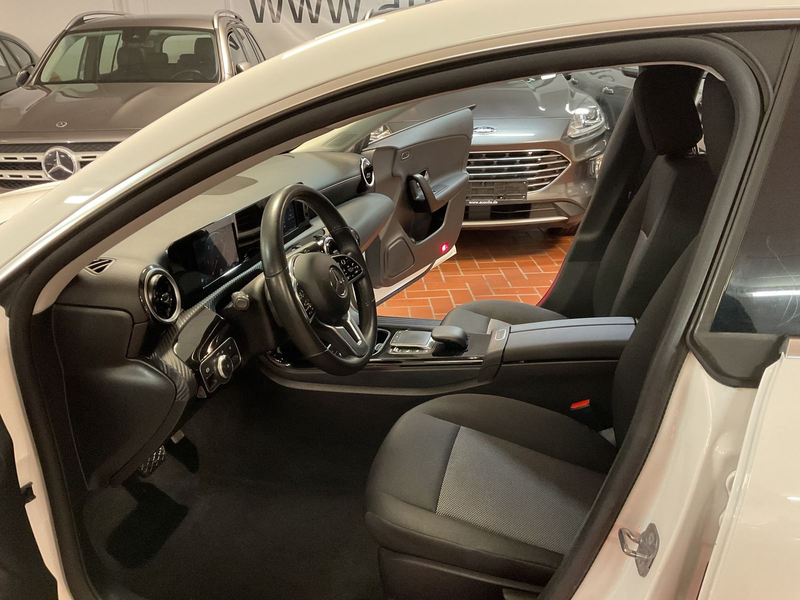 Mercedes-Benz CLA 180 Shooting Brake 17 Zoll,Navi,AHK — photo 12