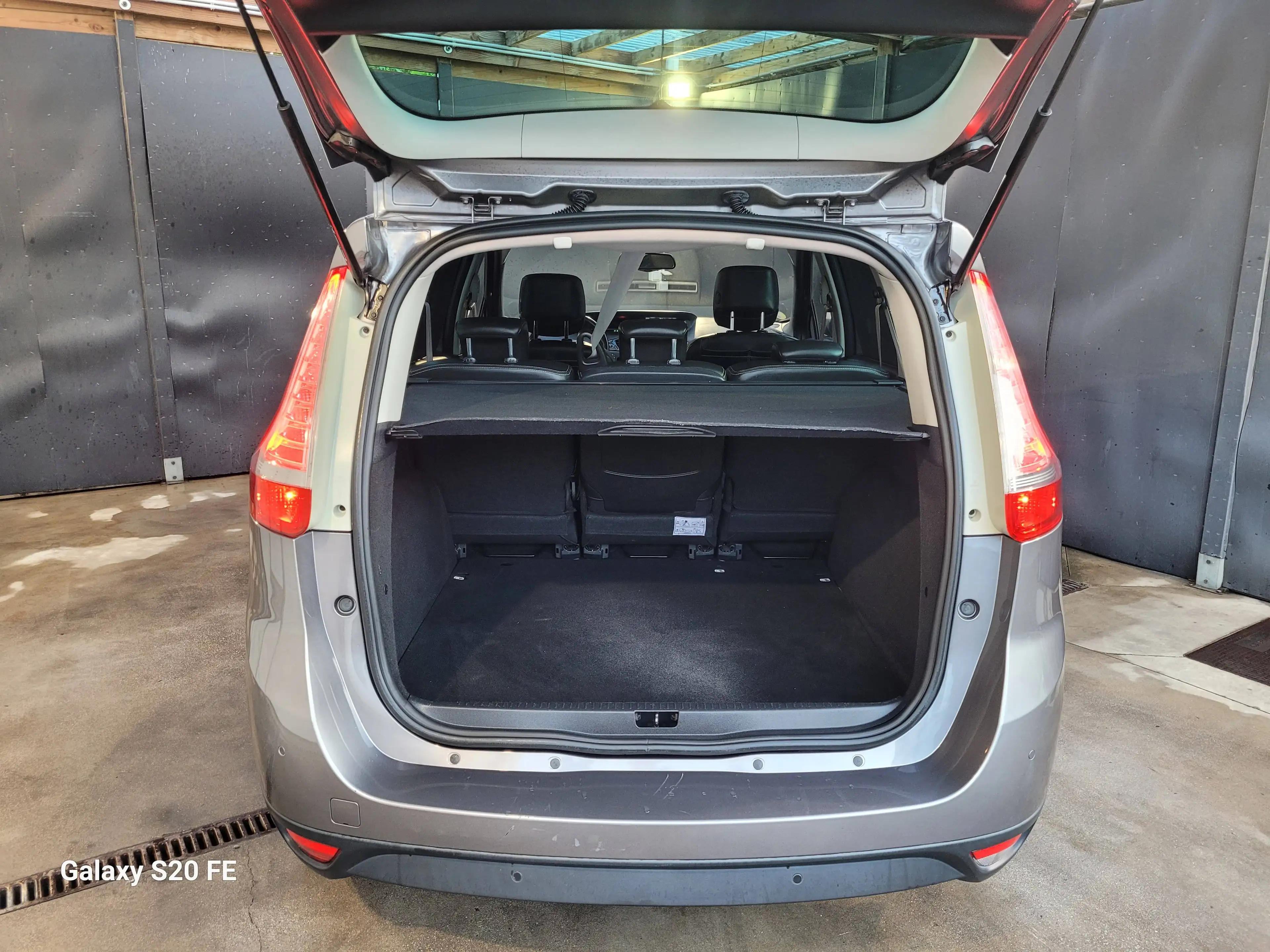 Renault Scenic Scenic 1.5 dCi Energy R-Movie — photo 7