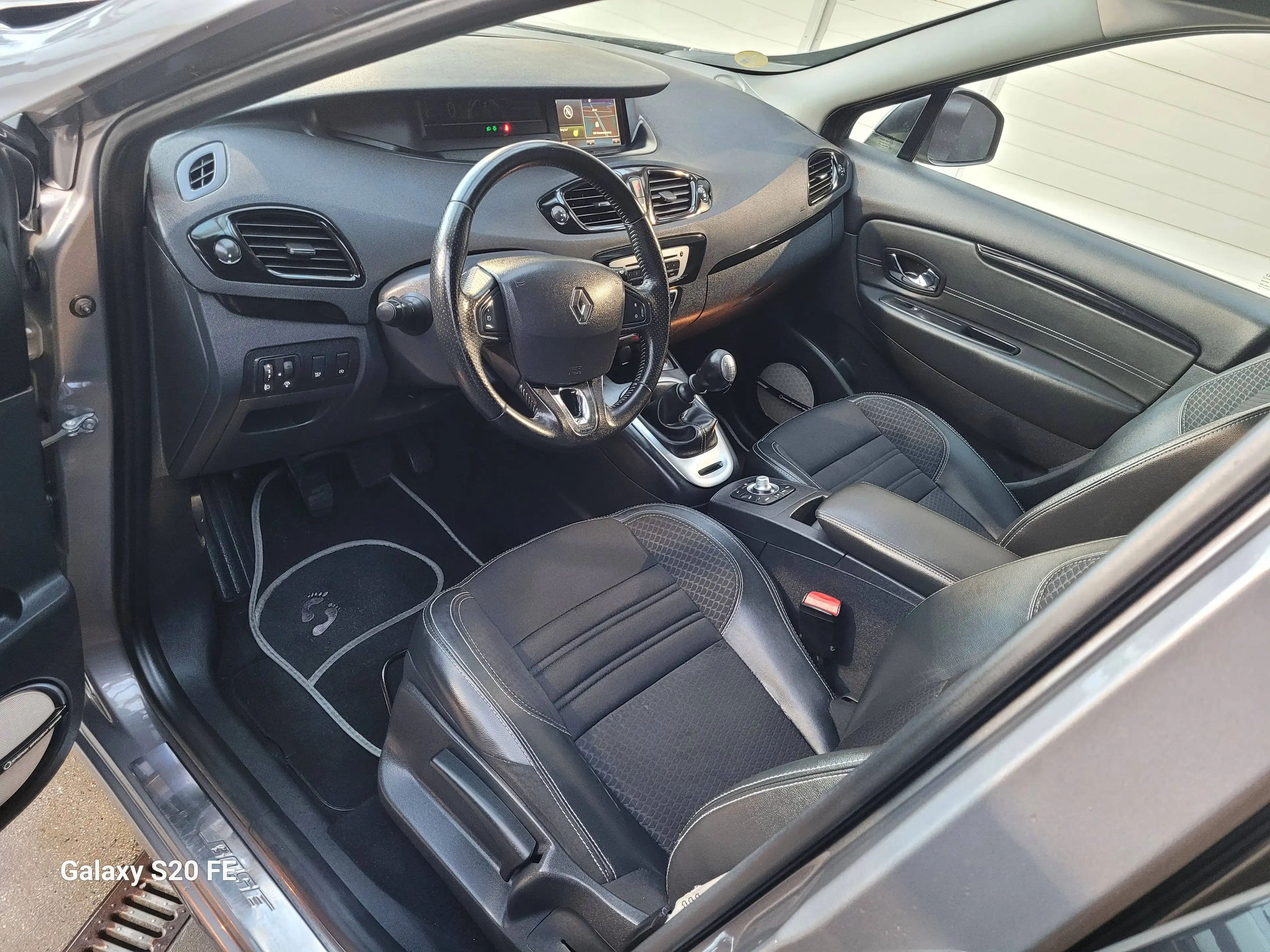 Renault Scenic Scenic 1.5 dCi Energy R-Movie — photo 10