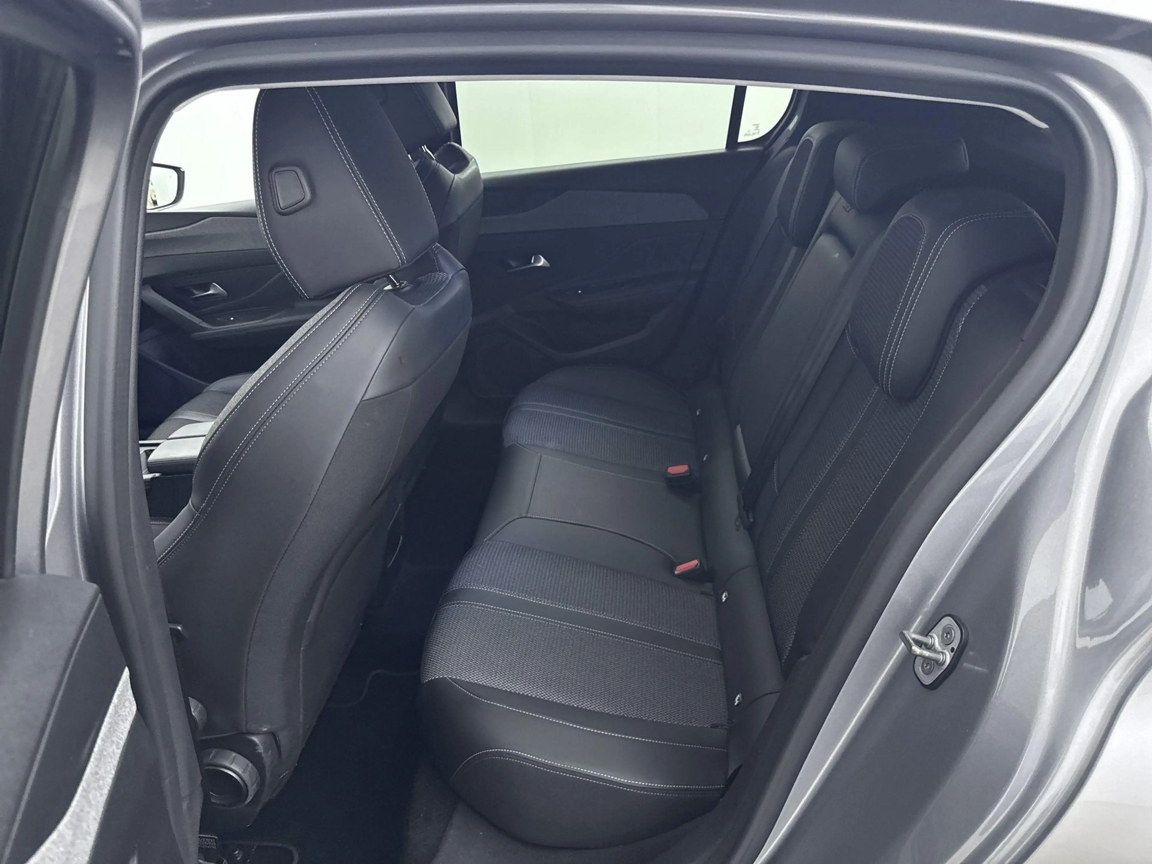 Peugeot 308 Plug-in Hybrid 180pk Allure | Navigatie | Camera | — photo 15