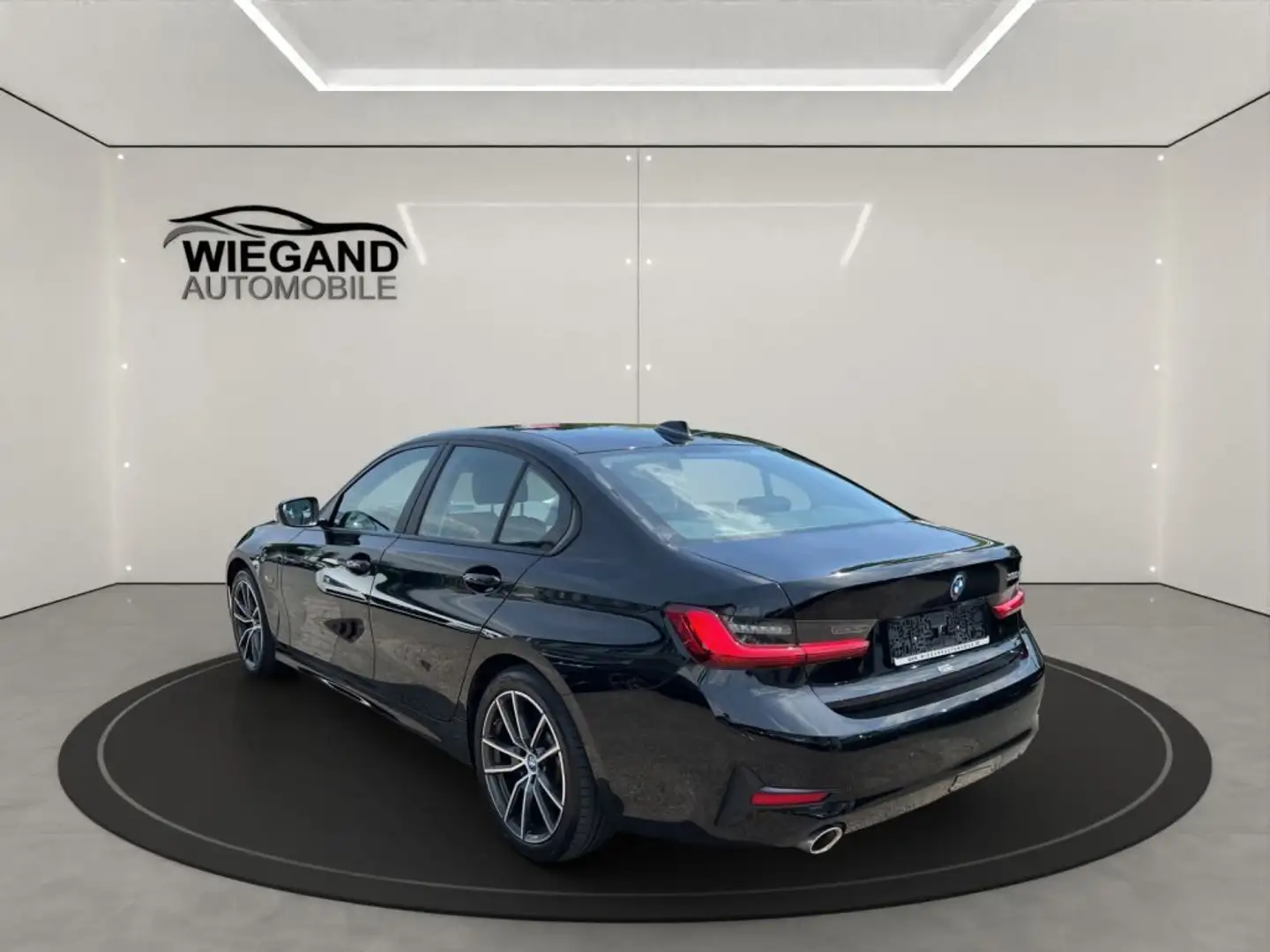 BMW 320 e Aut. ADVANTAGE+MEMORY+AHK+LED+PARKING ASS. Zwart - 2