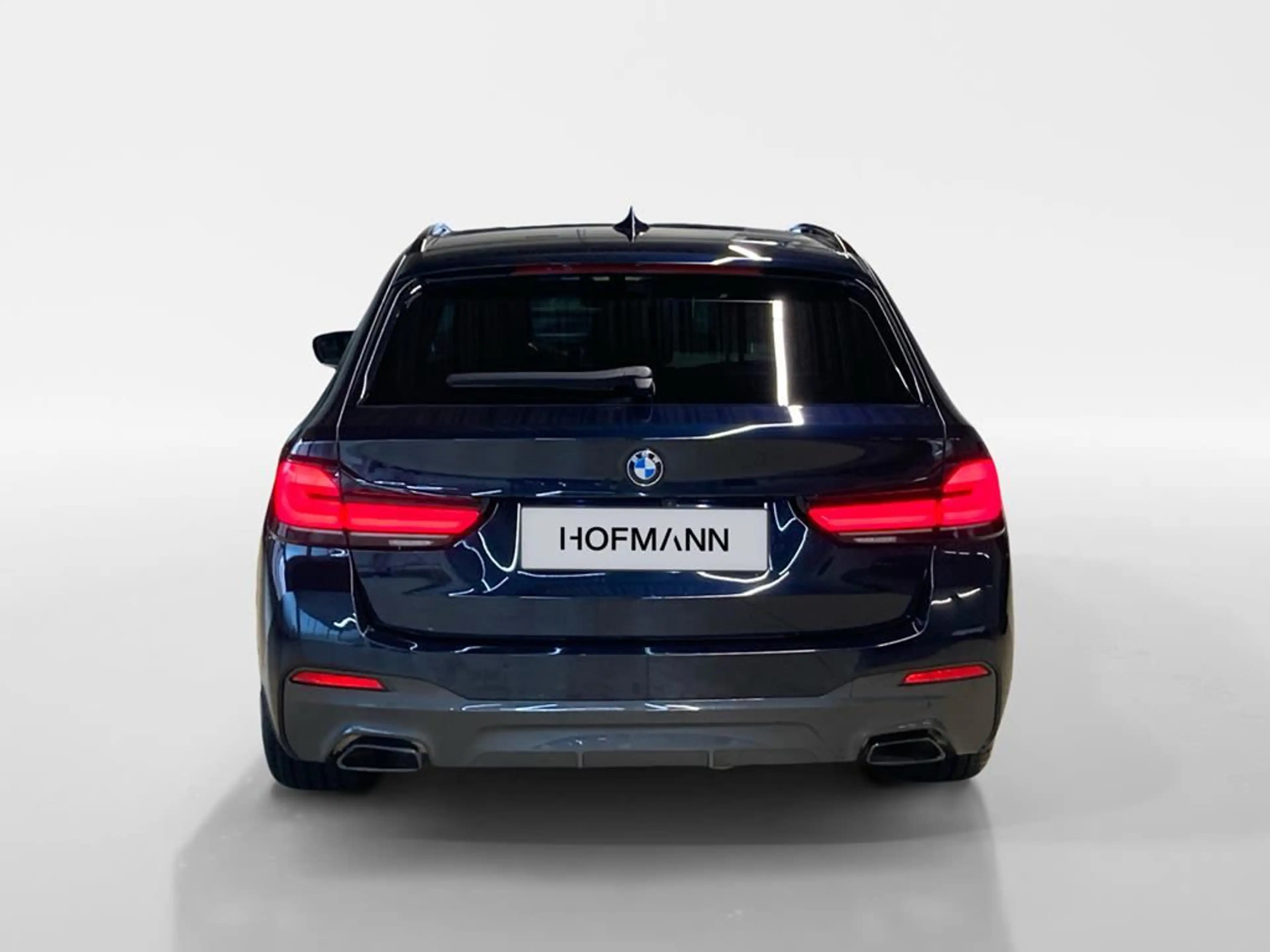 BMW 540 M Sport Pro — photo 8